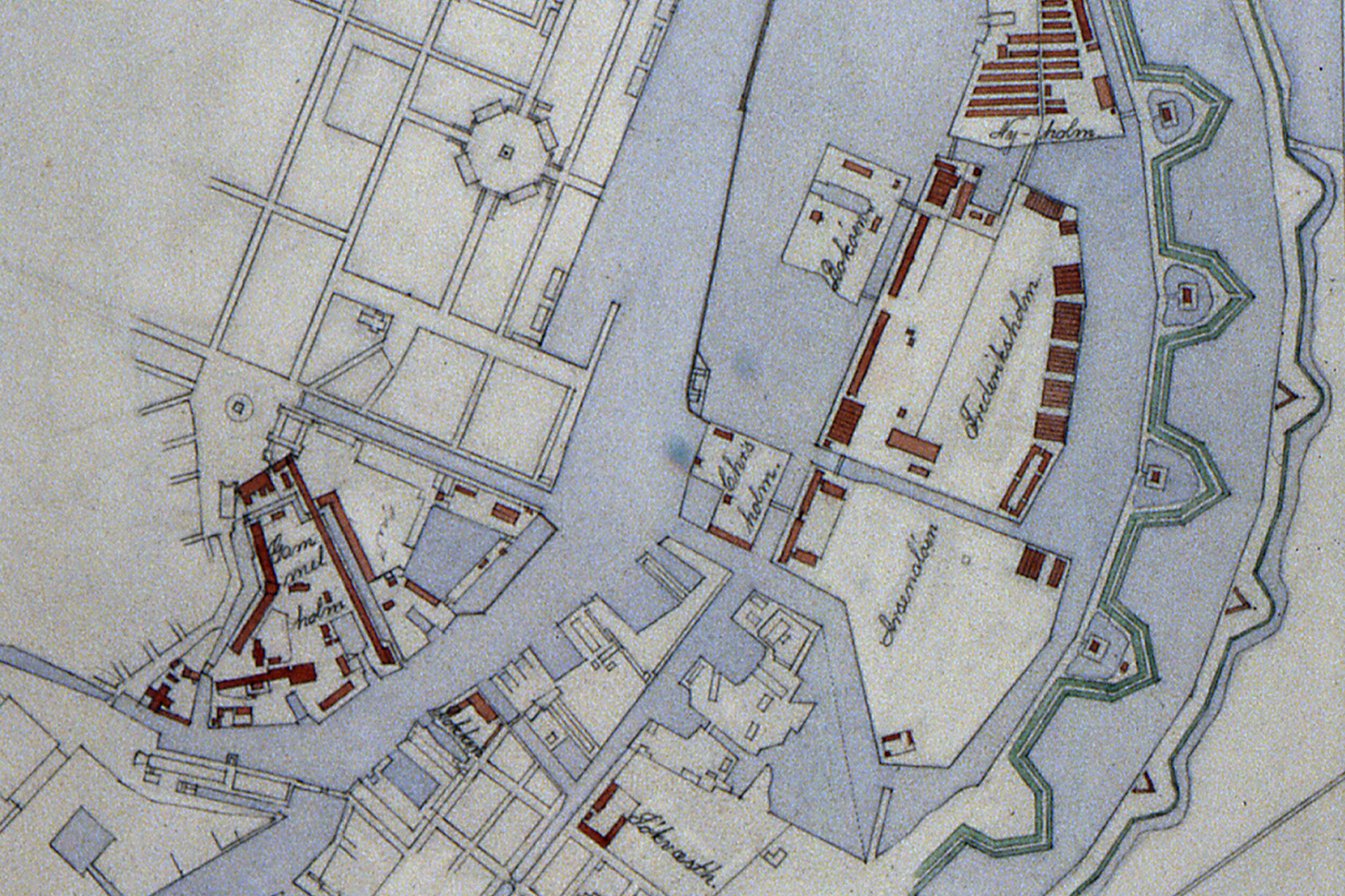 Zoomet ind. Arsenalø – eller Arsenaløen, som den hedder på mange gamle kort – er den næststørste af Holmens øer. Kilde: Forsvaret